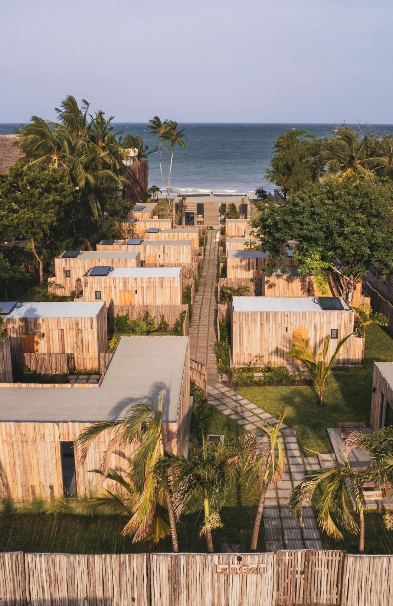 Lalagalu - Beachfront Ecocabins Diani Beach Exterior photo